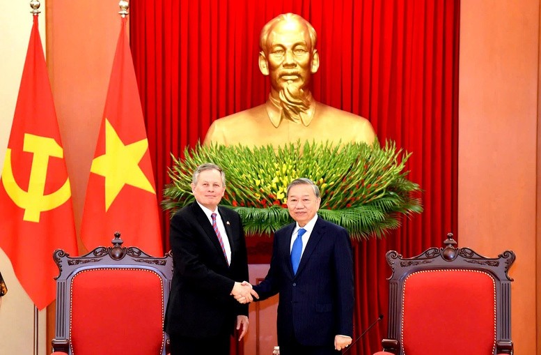 General Secretary To Lam receives US Senator Steven David Daines - Photo: VGP