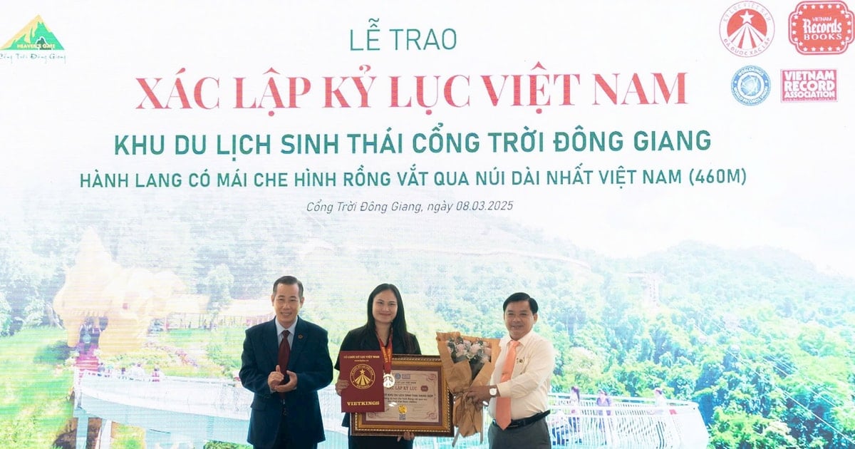 Estableciendo un récord para el corredor cubierto con forma de dragón más largo de Vietnam