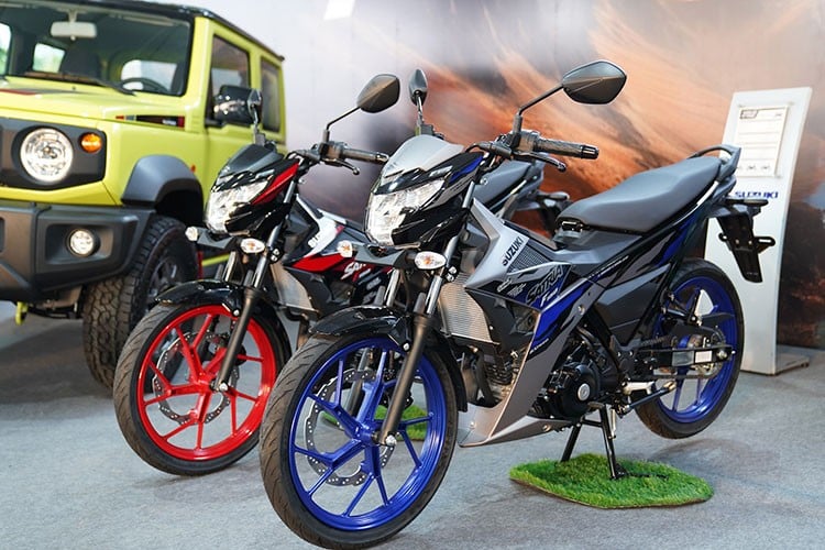 "Examining" Suzuki Satria F150 2025 over 53 million just launched in Vietnam