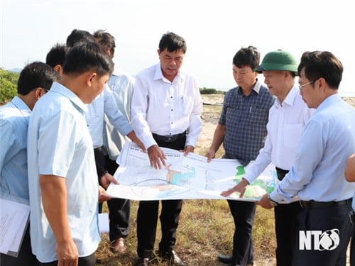 Standing Committee of Provincial People's Council works with Ninh Hai District People's Committee