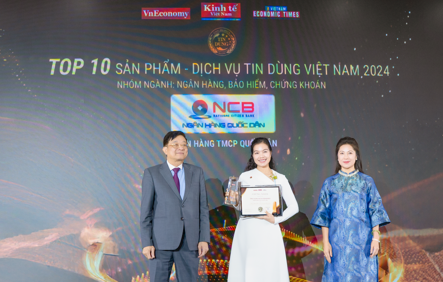 NCB iziBankbiz 2 năm liên tiếp được vinh danh  tại Giải thưởng “Top 50 Sản phẩm - Dịch vụ Tin Dùng Việt Nam”