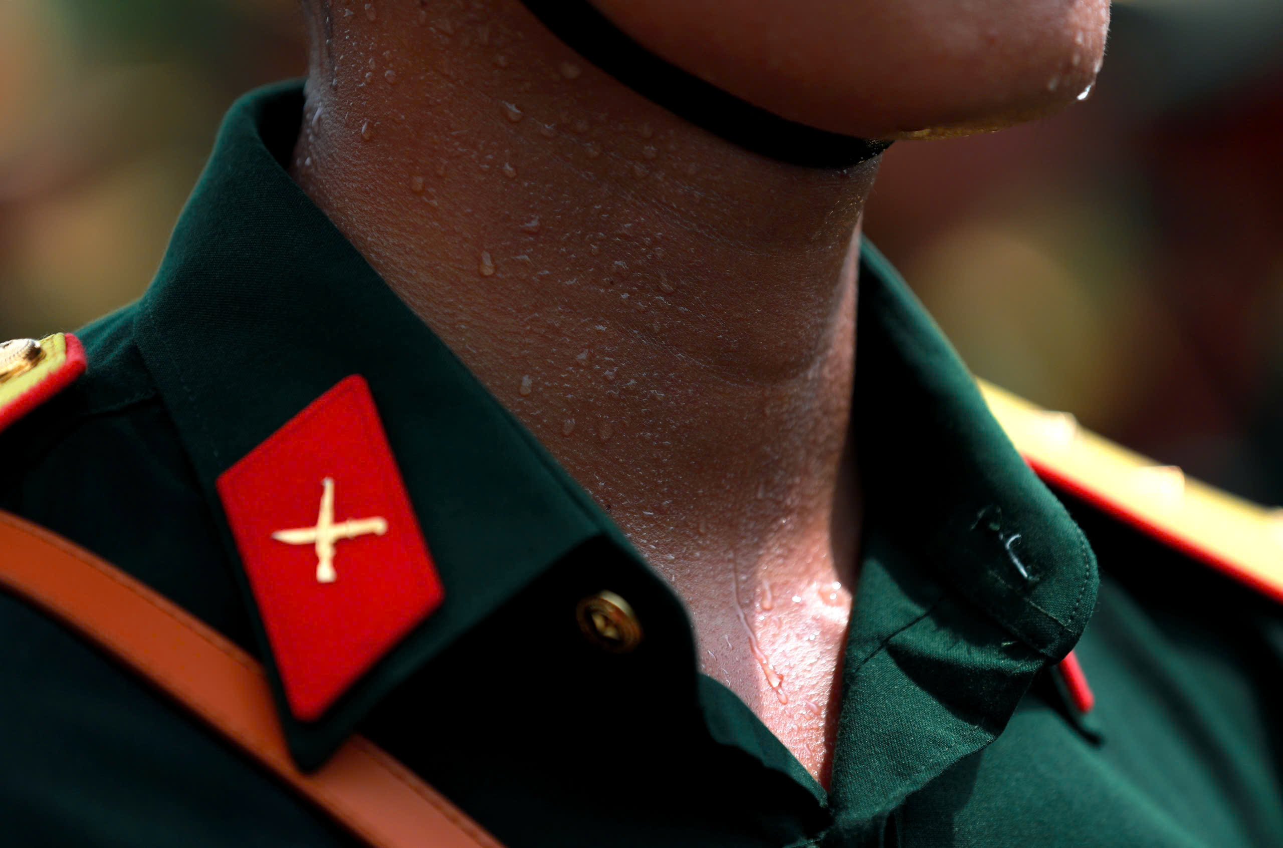 50 años de reunificación nacional: Impresionante práctica de desfile en el Cuerpo de Ejército 34 - Foto 4.