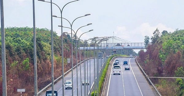 Streben nach der Eröffnung des Autobahnerweiterungsprojekts in Ho-Chi-Minh-Stadt