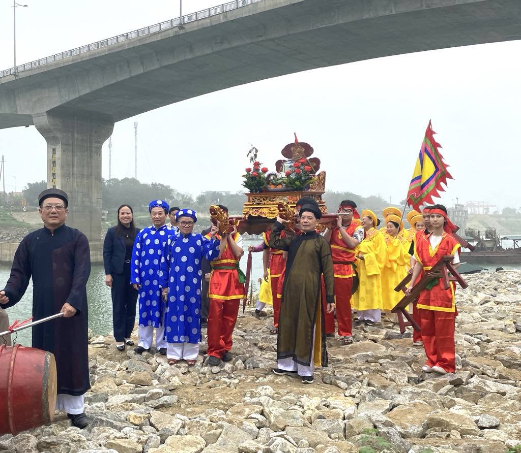 Traditionelles Fest des Quach A Nuong Tempels