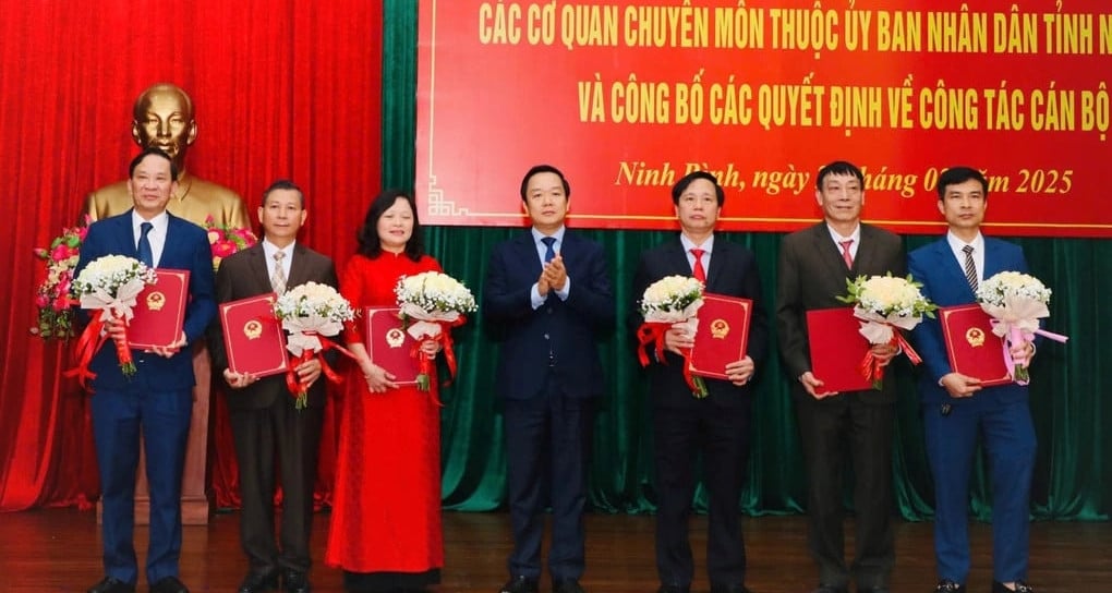 Ninh Binh revokes decision to appoint 3 deputy directors of department