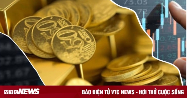 Market volatility: Should you invest in gold or stocks?