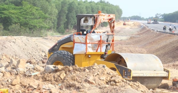 8 ubicaciones suministran más de 5 millones de m3 de tierra para el relleno de carreteras y circunvalaciones a través de Dong Nai