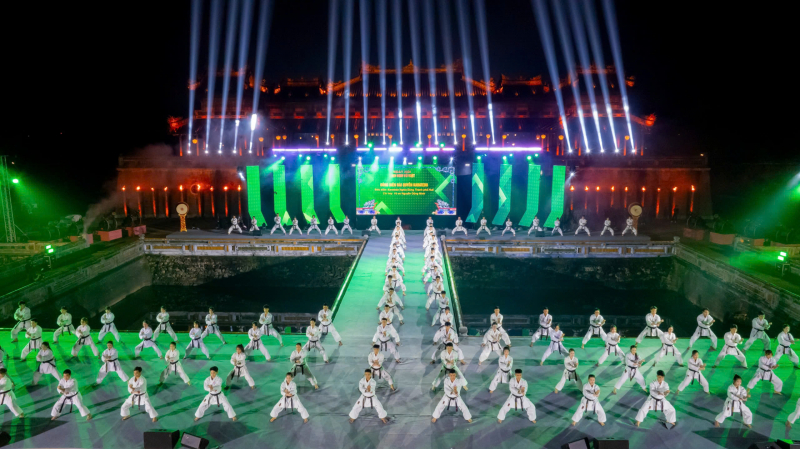 Impresionante Festival de Artes Marciales Vietnamitas celebrado por primera vez en Hue -0