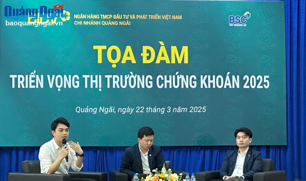 Toạ đàm "Triển vọng thị trường chứng khoán năm 2025"