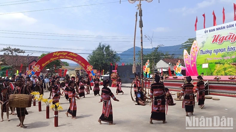 Khai mạc Lễ hội hoa trang suối Tà Má: Sắc mầu văn hóa hòa quyện cùng thiên nhiên ảnh 3