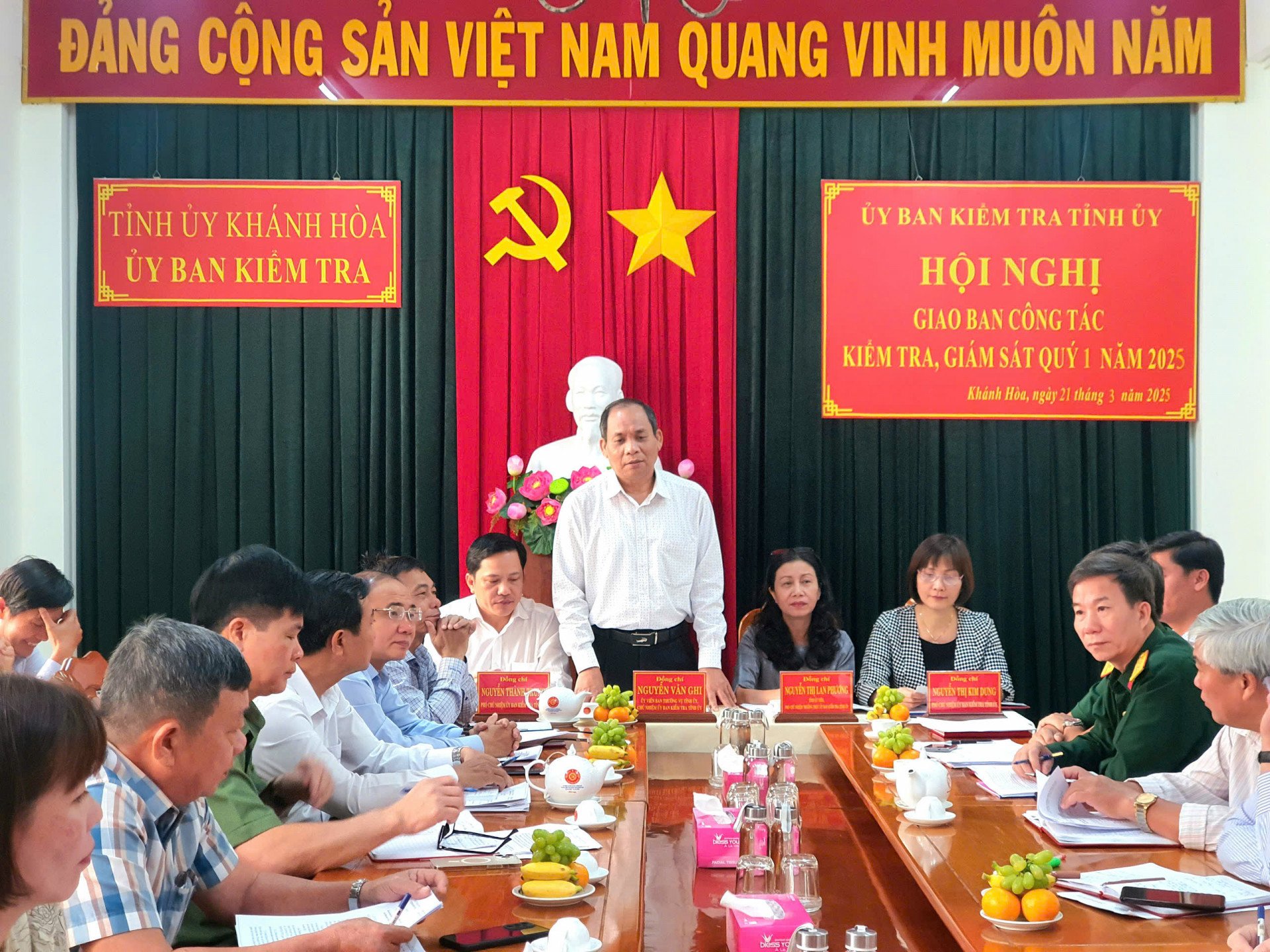 La Commission d'inspection du Comité provincial du Parti de Khanh Hoa a tenu une réunion sur les travaux du premier trimestre 2025