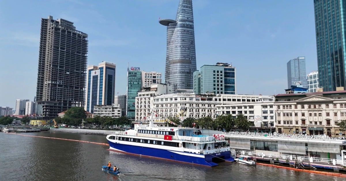 Das Schnellboot HCMC – Con Dao legt offiziell vom Nha Rong Wharf ab