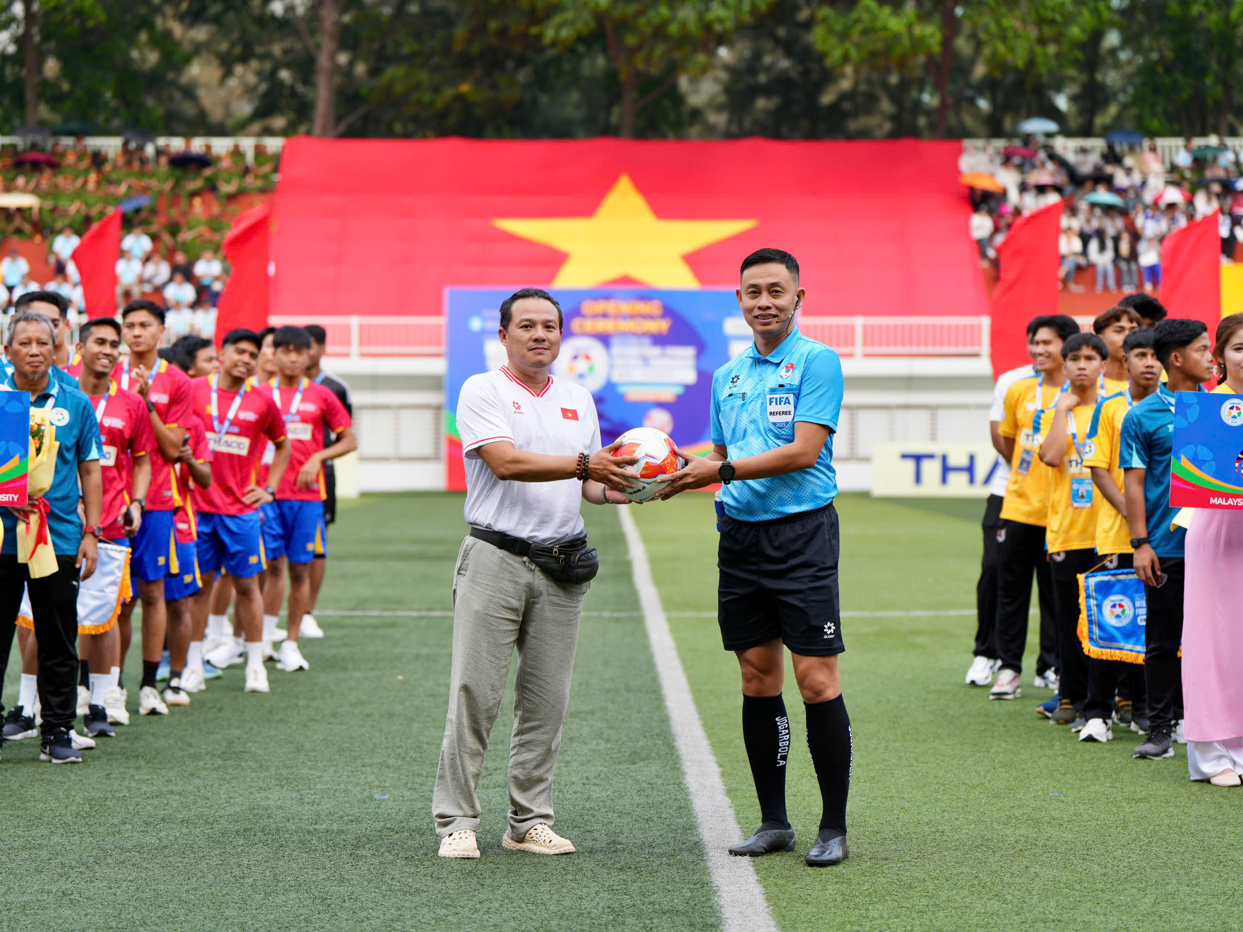 Giải bóng đá Thanh Niên sinh viên quốc tế: Tái hiện màn so tài của các đội tuyển quốc gia- Ảnh 20.