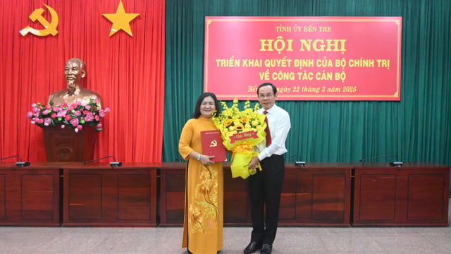 លោកស្រី Ho Thi Hoang Yen ជាលេខាគណៈកម្មាធិការបក្សខេត្ត Ben Tre។