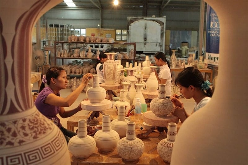 Exposición sobre turismo, patrimonio, parajes paisajísticos y artesanía tradicional