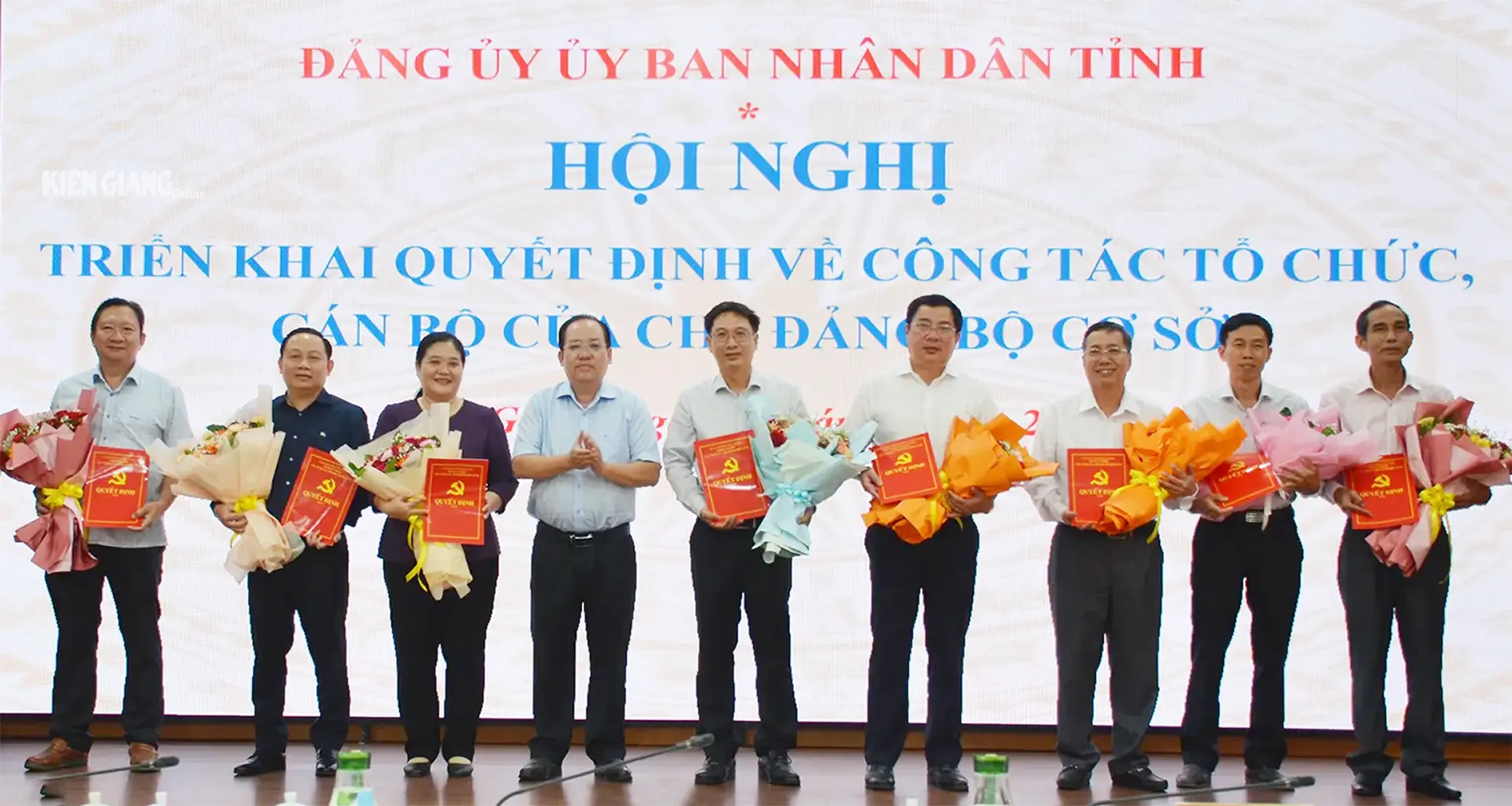 Establishment of grassroots party organizations under the Party Committee of Kien Giang Provincial People's Committee