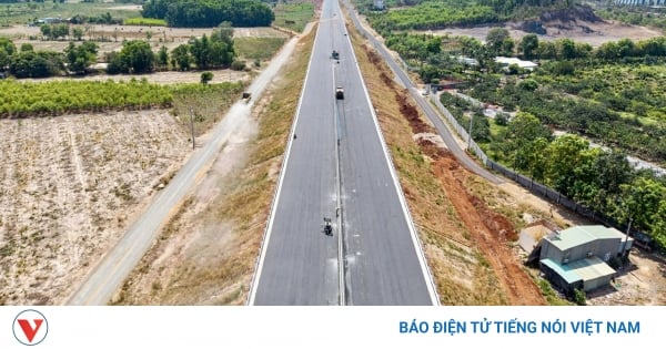 La autopista Bien Hoa - Vung Tau, sección Ba Ria - Vung Tau, estará técnicamente abierta al tráfico antes del 30 de abril.