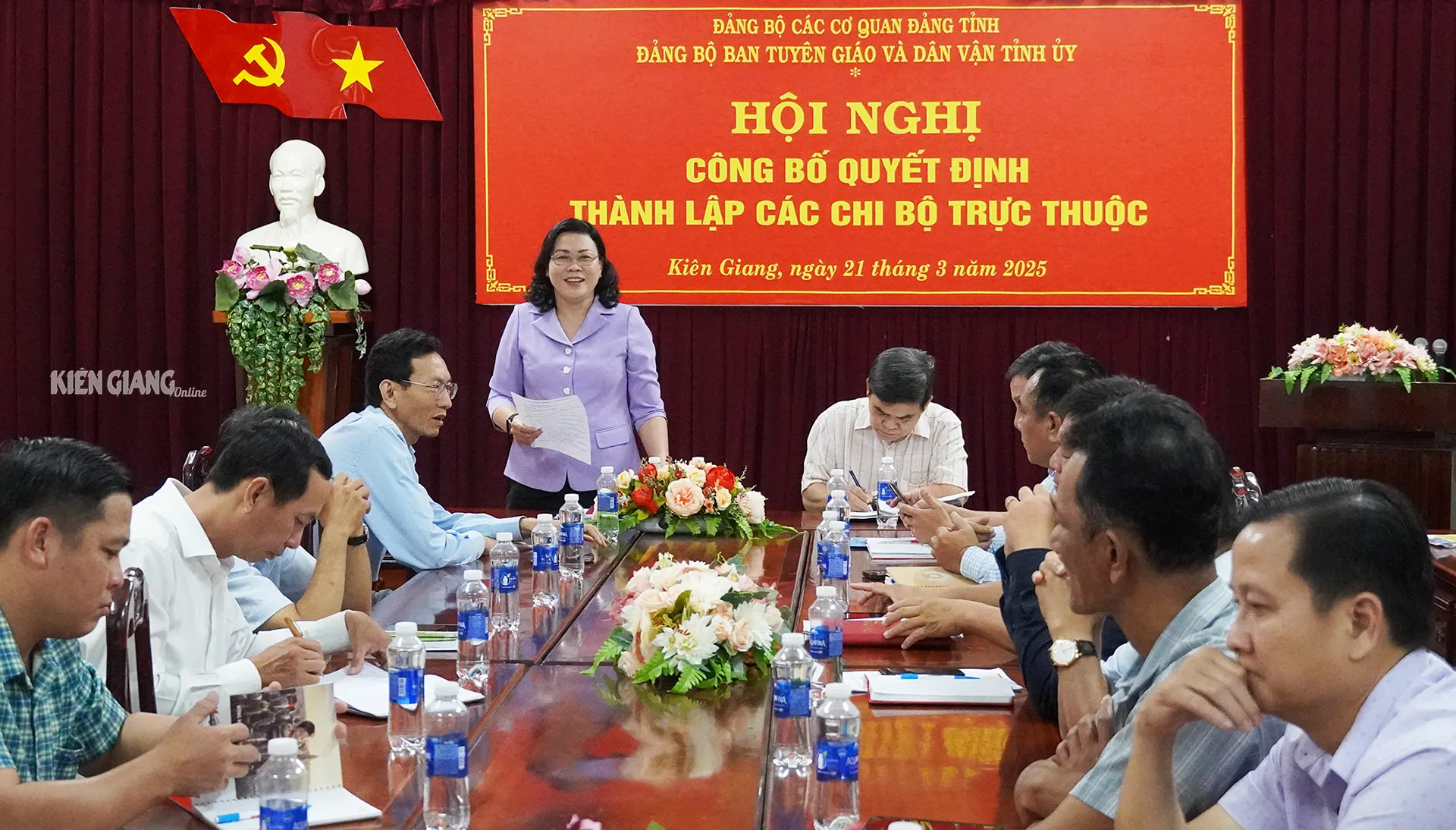 Announcing the decision to establish the Party Committee of the Propaganda and Mass Mobilization Department of Kien Giang Provincial Party Committee