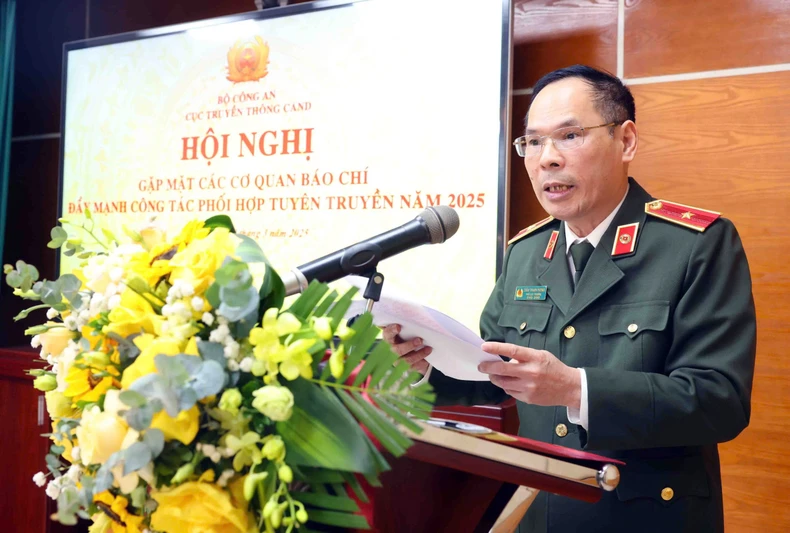 Generalmajor Tran Thanh Phong, stellvertretender Direktor der Kommunikationsabteilung der Volksöffentlichkeit, berichtete über die Ergebnisse der Propagandakoordinationsarbeit.