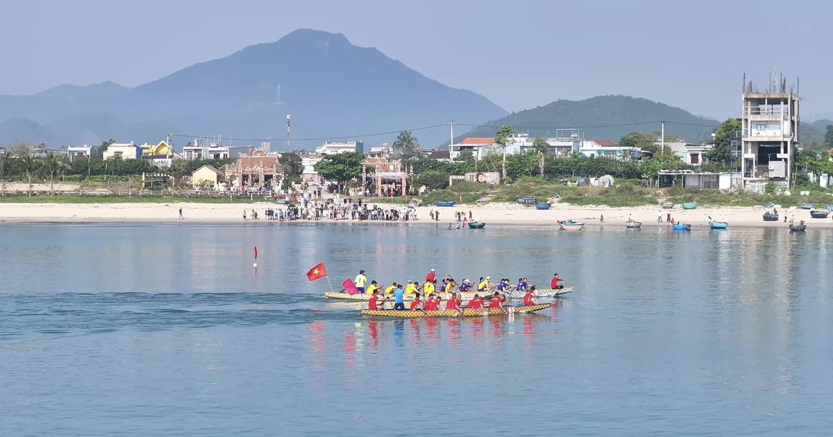 Allez à la mer pour voir le festival de pêche de Nam O