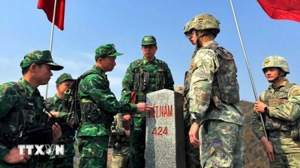 Guardias fronterizos de Vietnam y China realizan patrullas fronterizas bilaterales