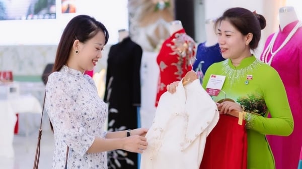 Lam Ha ស្លៀកពាក់ OCOP ao dai