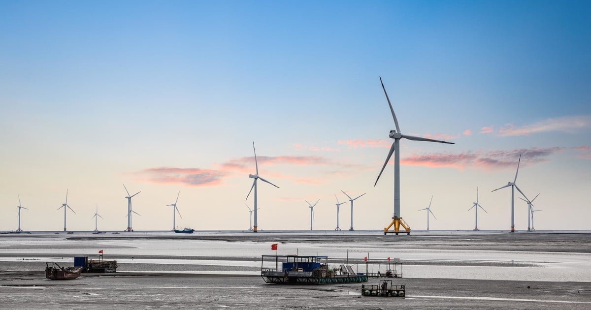 How do countries develop offshore wind power?