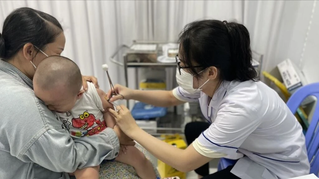 Les localités doivent « se rendre dans chaque ruelle, frapper à chaque porte et vérifier chaque sujet » pour la vaccination contre la rougeole.