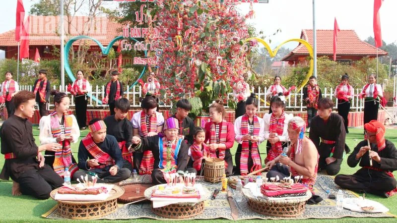 Unique Het Cha Festival of the White Thai