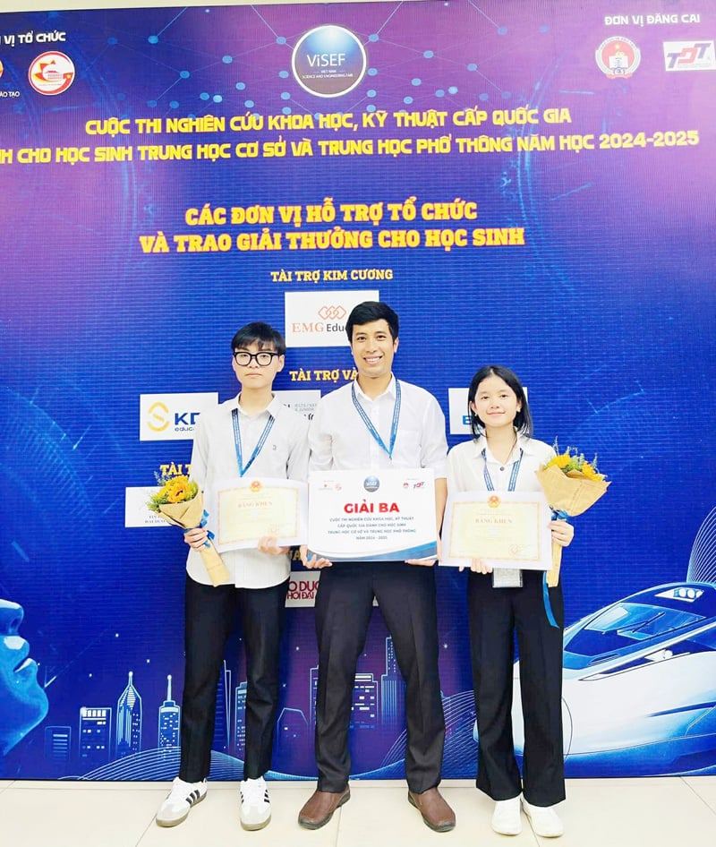 Quang Binh won 2 prizes at the National High School Science and Technology Competition