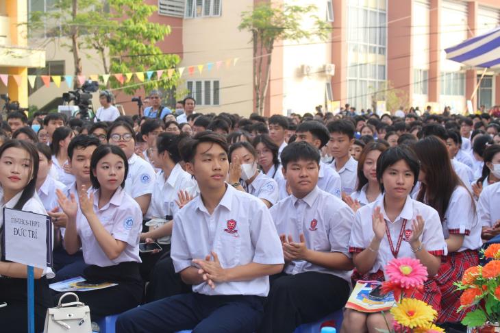 Noticias del evento - Binh Duong: 1.600 estudiantes de secundaria participan...