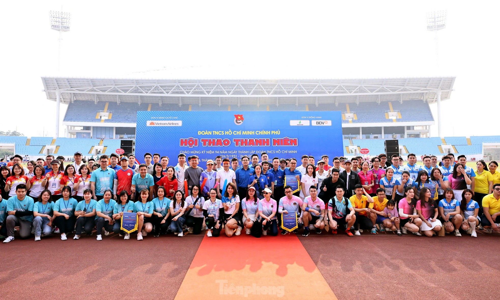 Dramatische Serie von „Schießereien“ im My Dinh Stadium beim Jugendsportfestival, Foto 25