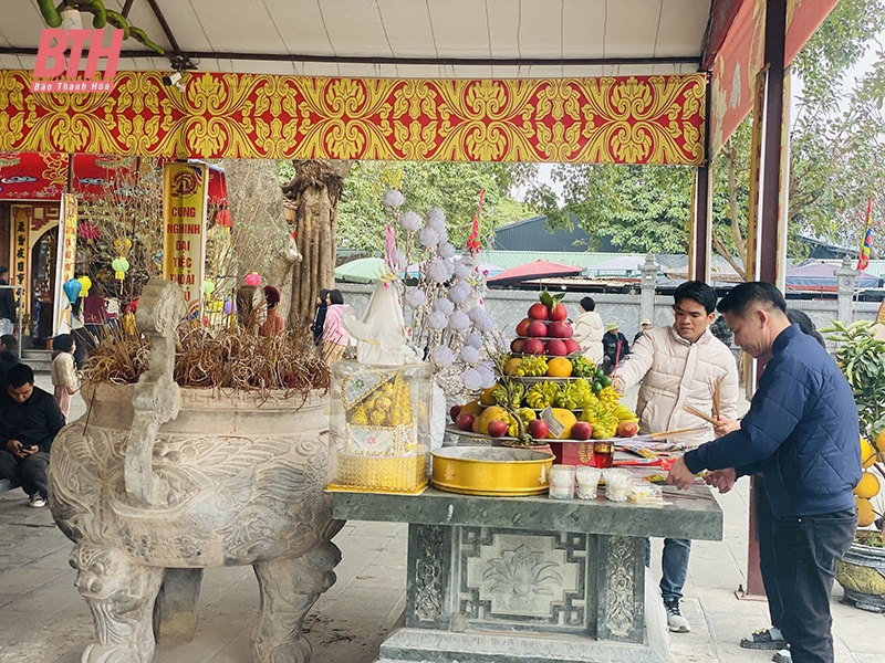 Trong dòng chảy lễ hội đầu năm (Bài 3): Để du lịch lễ hội “đẻ trứng vàng”