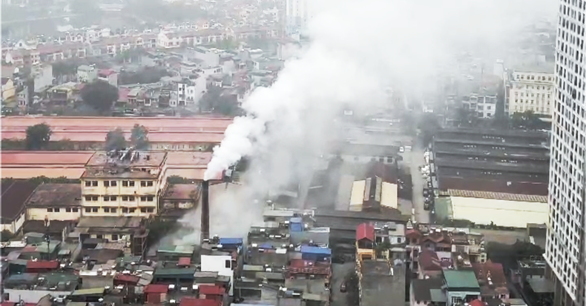 Columns of smoke in the heart of the capital