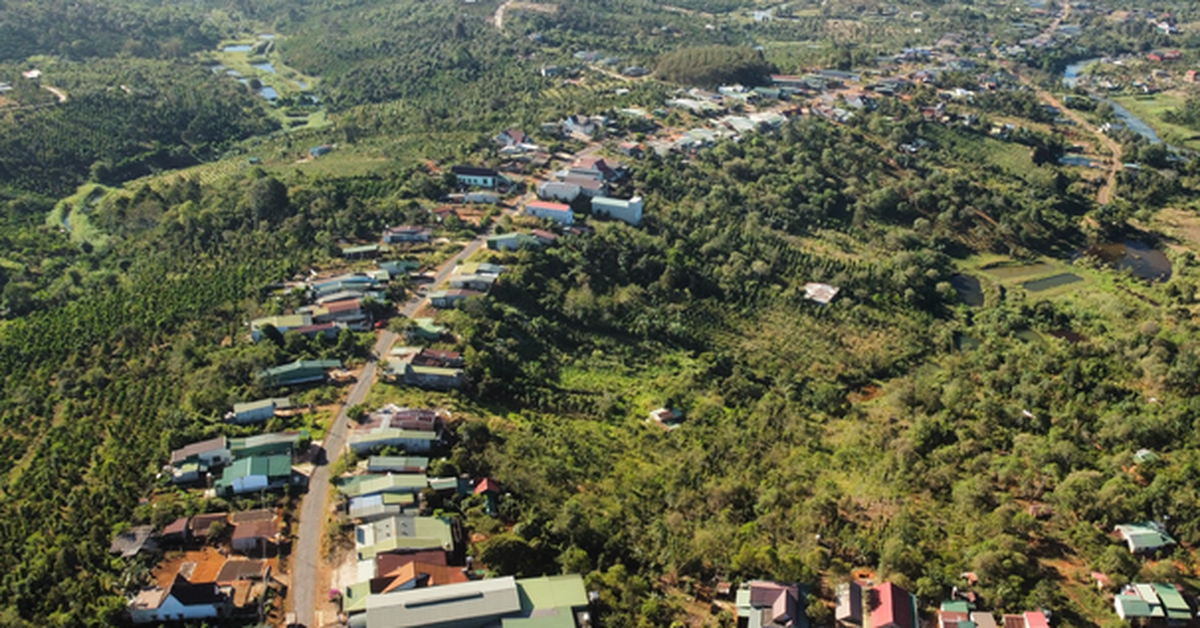 Binh Phuoc schlägt vor, Investoren für den schnellen Bau einer Autobahn zu benennen, die das zentrale Hochland verbindet