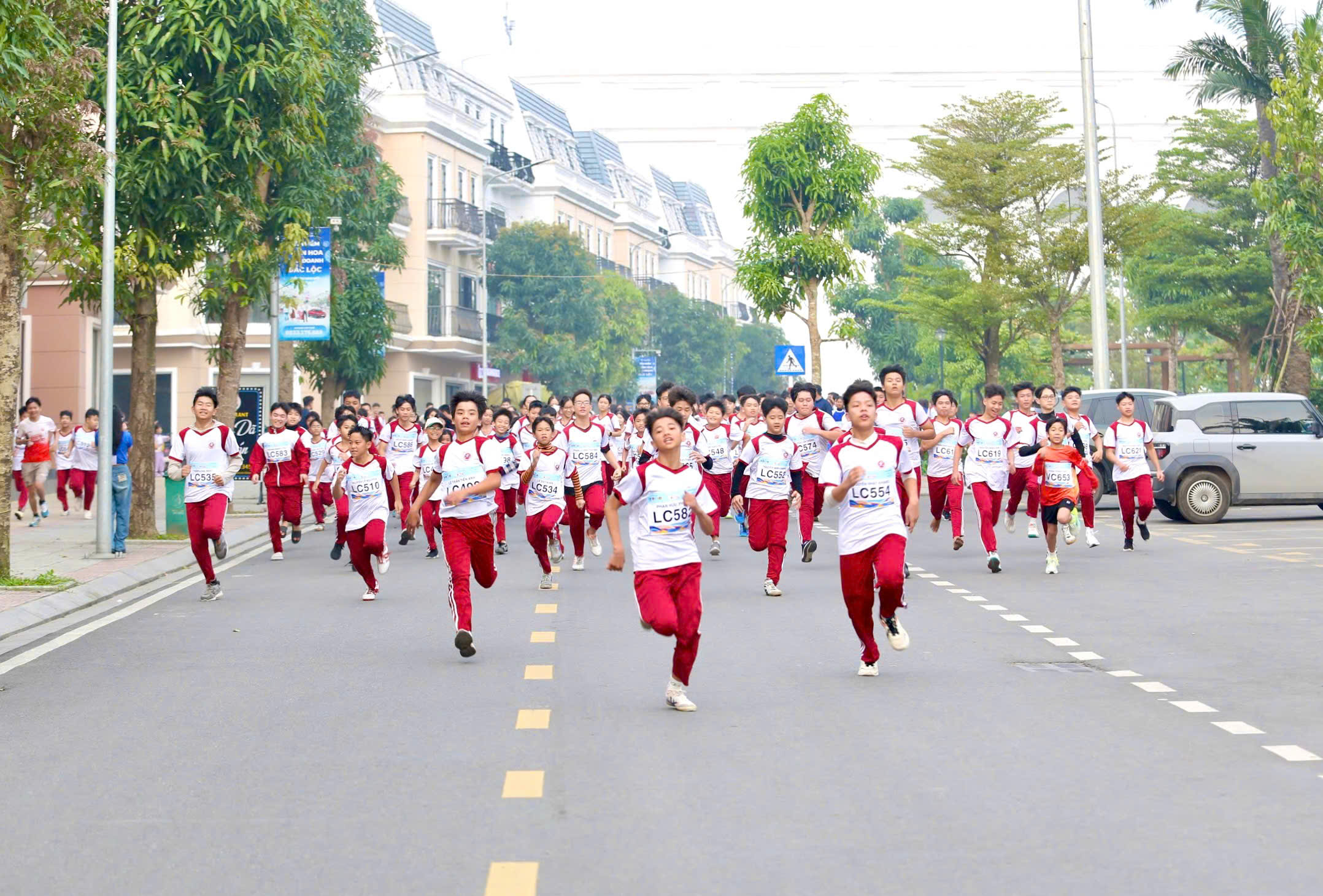 นักกีฬากว่า 700 คน ร่วมแข่งขัน “ก้าวเดินของเยาวชน”