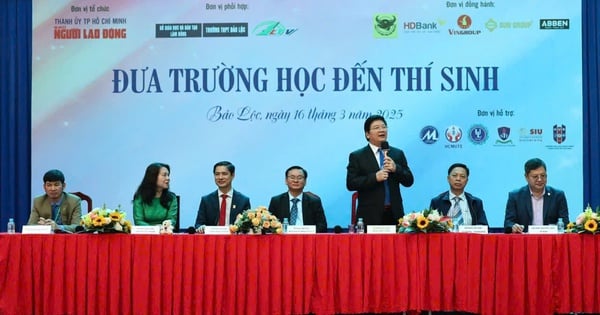 Today, more than 1,600 Binh Duong students participated in "Bringing school to candidates"