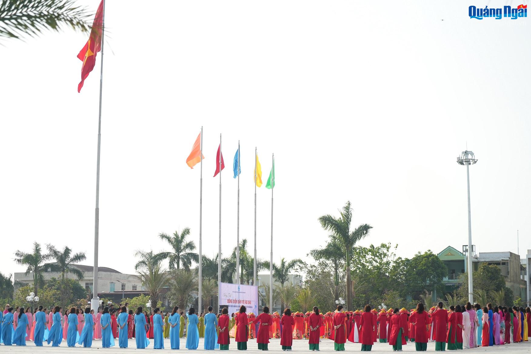 Scene of the traditional ao dai dance performance.