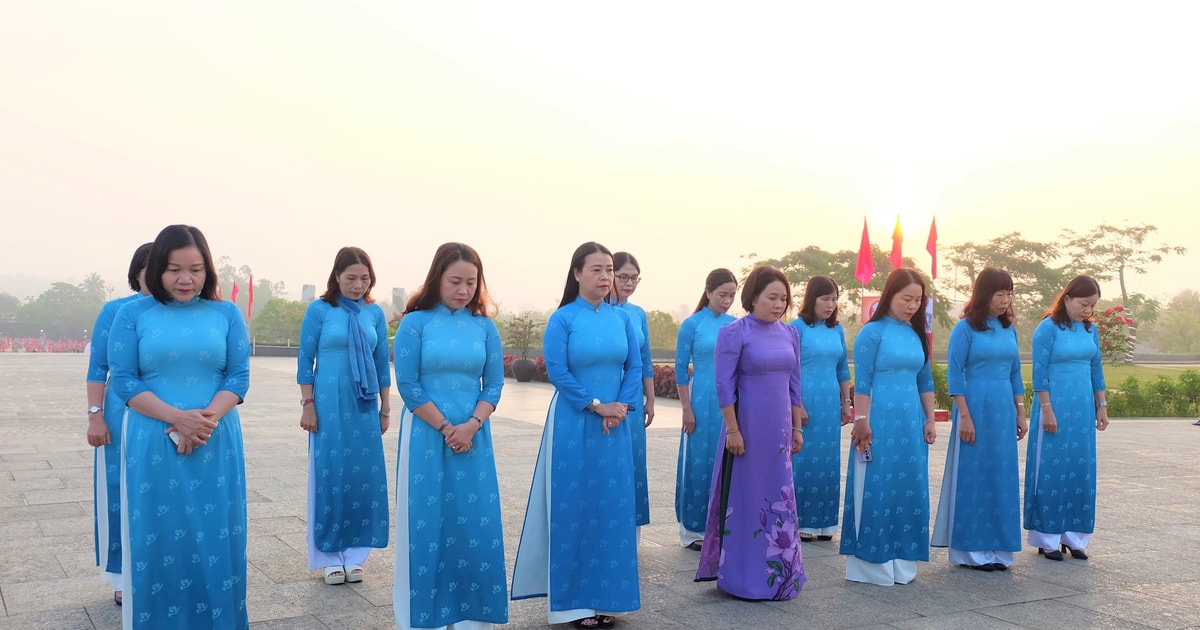 สหภาพสตรีจังหวัดกวางนามจุดธูปรำลึกถึงแม่ผู้กล้าหาญชาวเวียดนาม