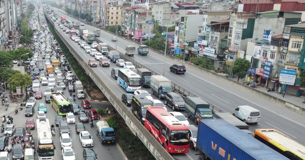 Why are all vehicles banned from using the elevated road on Ring Road 3 at night?