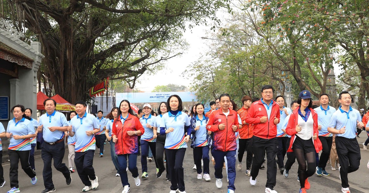 Hơn 4.000 người tham gia lễ phát động Ngày chạy Olympic vì sức khỏe toàn dân