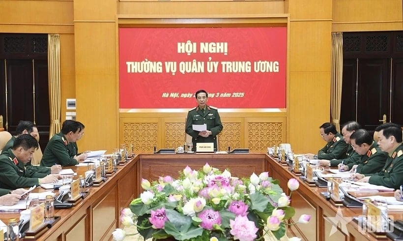 នាយឧត្តមសេនីយ៍ Phan Van Giang បញ្ចប់សន្និសីទ។