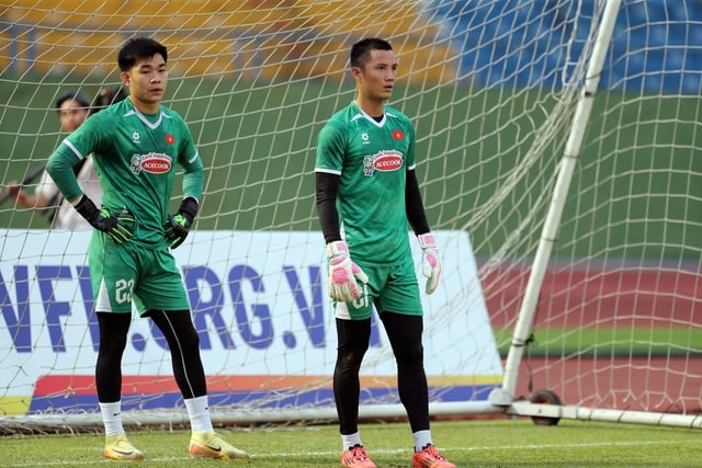 ក្រុមជម្រើសជាតិវៀតណាម៖ វ៉ាន់ ឡាំ បានចាញ់អ្នកចាំទីឆ្នើមប្រចាំ AFF Cup ហេតុអ្វីមិនធ្វើ? - រូបថត ៣.