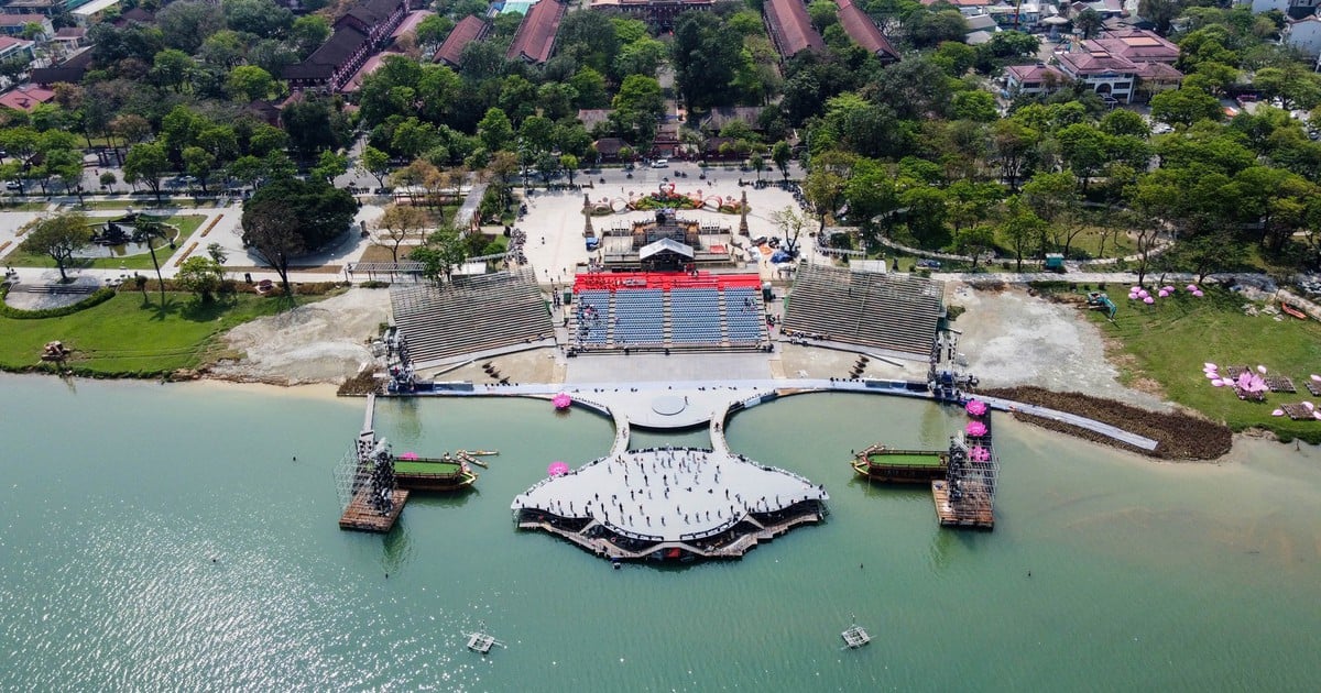 Hue spends nearly 17 billion VND to build a floating stage on the Perfume River