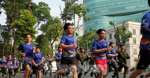 Thousands of people participate in Olympic Running Day for public health in Ho Chi Minh City