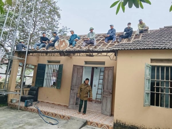 La Asociación de Amistad Vietnam-Camboya de la provincia de Nghe An apoya la construcción de dos casas de agradecimiento para veteranos