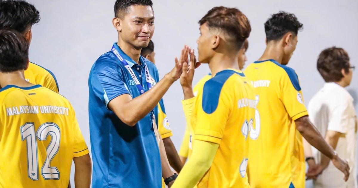 Beau et talentueux leader de l'équipe de football de Singapour