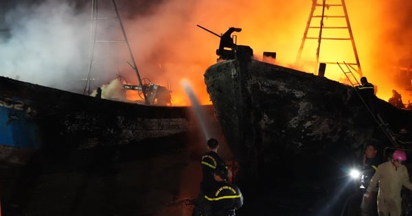 La police provinciale de Tien Giang s'est efforcée d'éteindre l'incendie à 0h00