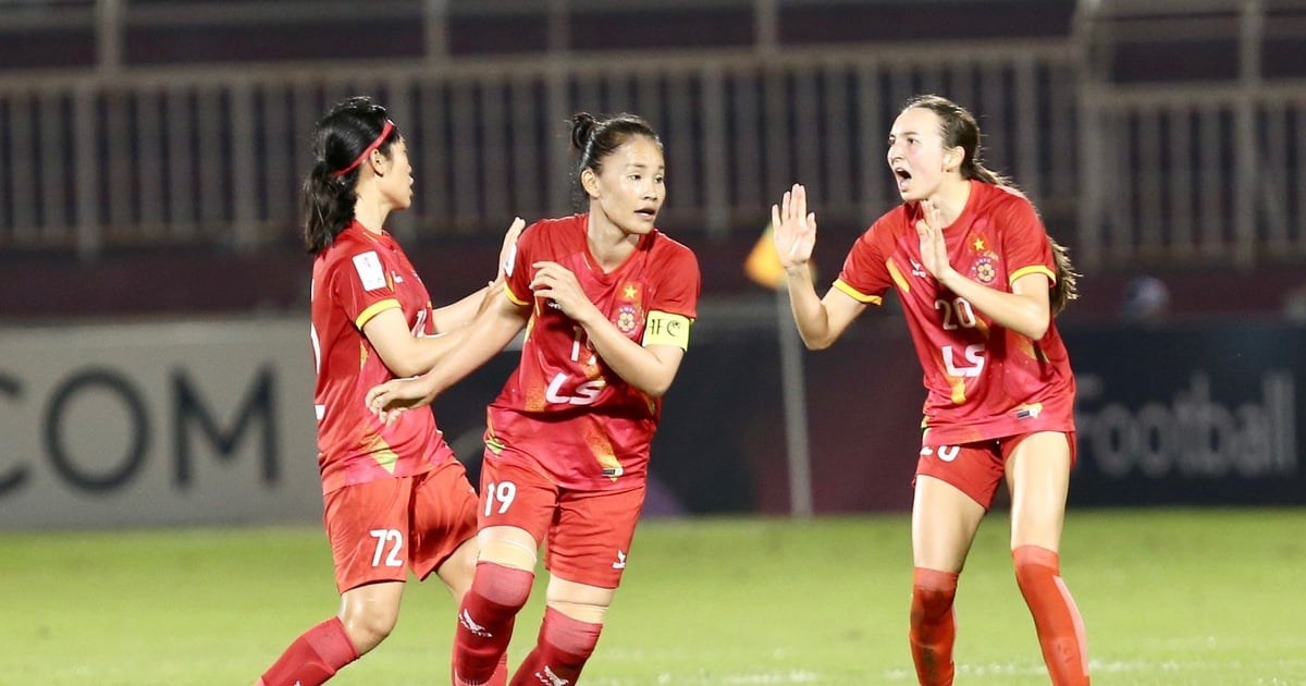 El entrenador del equipo femenino de Ciudad Ho Chi Minh se mostró sorprendido por los logros de sus alumnas y elogió especialmente a Chelsea Le.