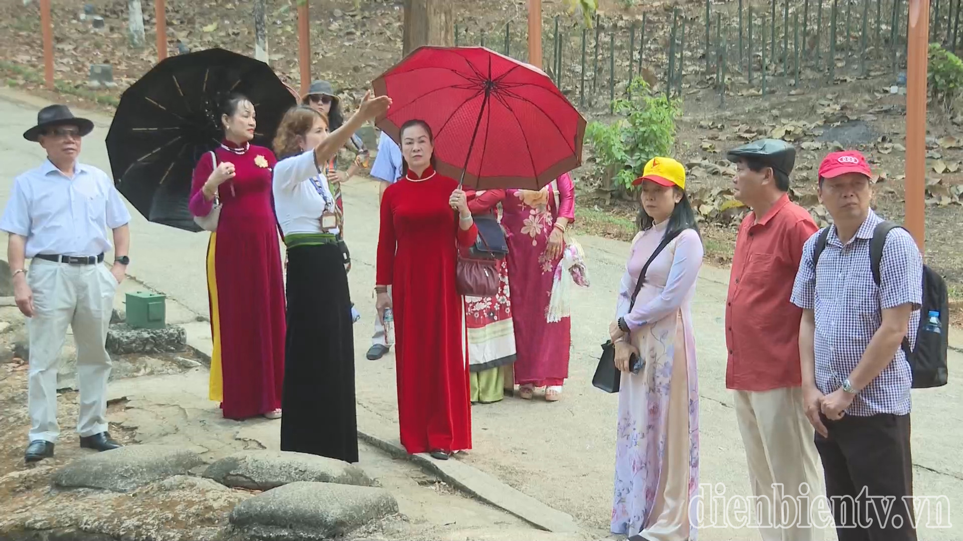 Dien Bien welcomes more than 50,000 visitors during the 2025 Ban Flower Festival